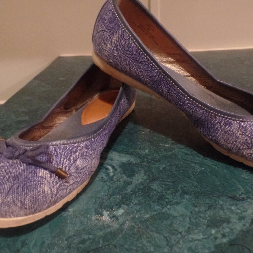 XAppeal Blue Paisley Fabric Ballet Flat Shoes, Size 8.5